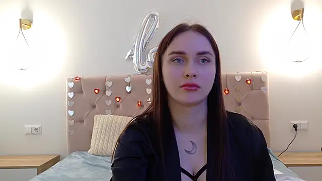 Lilliana Moon online show from 02/18/25, 10:16