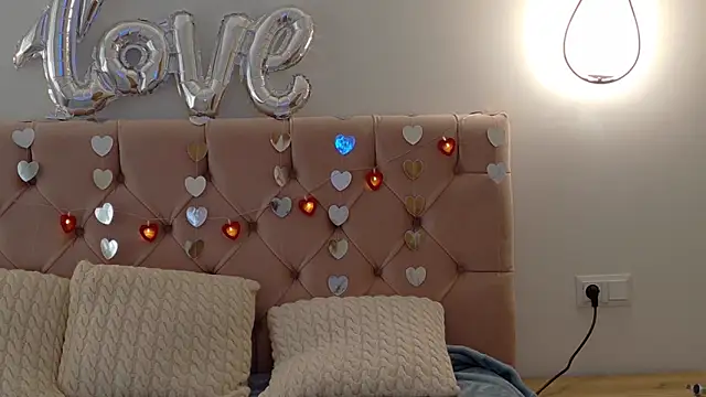 Lilliana Moon online show from 02/19/25, 11:49