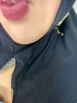 zahra Jalid online show from 12/17/25, 11:11