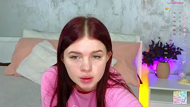 Snapshot of glassofvine chatting on 02/03/25, 11:47 glassofvine online show from 02/03/25, 11:47