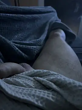 Snapshot of pawprzy chatting on 01/22/25, 05:59 pawprzy online show from 01/22/25, 05:59