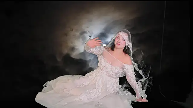 Bella Alita online show from 10/31/25, 08:10