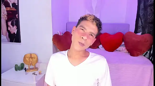 Ethan Boyy online show from 02/15/25, 06:23