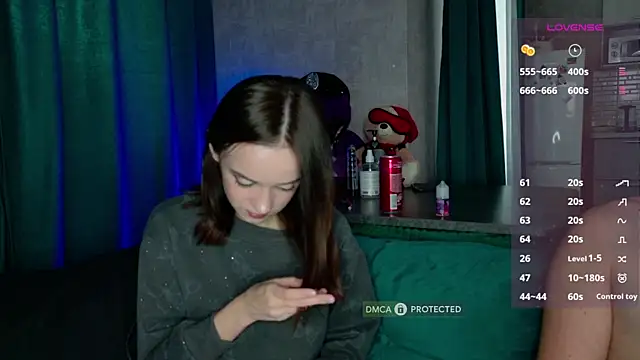 alexnikaaa online show from 10/19/25, 12:17