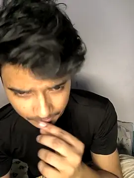 Snapshot of kaif_220 chatting on 10/13/25, 01:11 kaif 220 online show from 10/13/25, 01:11