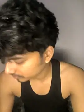 Snapshot of kaif_220 chatting on 10/21/25, 06:30 kaif 220 online show from 10/21/25, 06:30