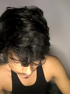 Snapshot of kaif_220 chatting on 10/22/25, 02:17 kaif 220 online show from 10/22/25, 02:17