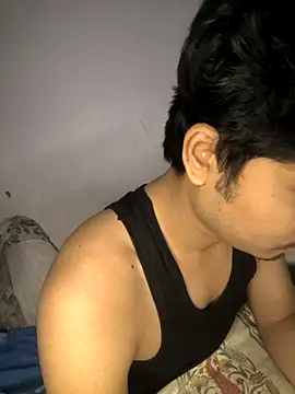 Snapshot of kaif_220 chatting on 11/18/25, 05:28 kaif 220 online show from 11/18/25, 05:28