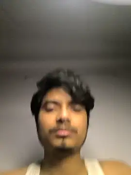 Snapshot of kaif_220 chatting on 12/15/25, 06:12 kaif 220 online show from 12/15/25, 06:12