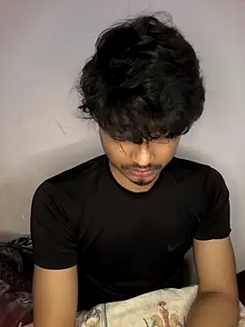 Snapshot of kaif_220 chatting on 02/20/26, 07:14 kaif 220 online show from 02/20/26, 07:14