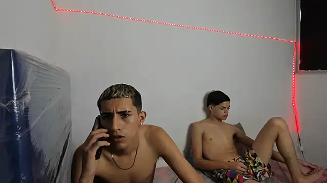 Latinos 2001 online show from 02/26/25, 01:30