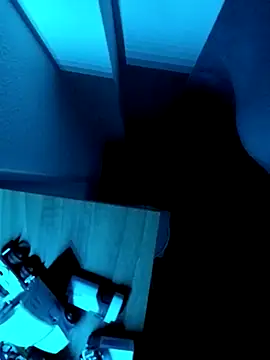 Snapshot of xxxxGuruxxxx chatting on 11/08/25, 11:36 xxxxGuruxxxx online show from 11/08/25, 11:36