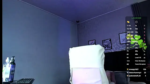 AtheneaRusell online show from 03/18/25, 11:42