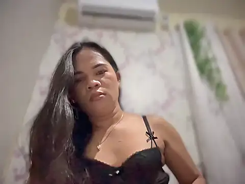 SophiaCourthaway online show from 09/13/25, 03:01