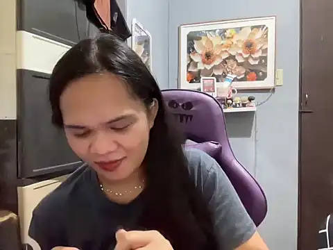 SophiaCourthaway online show from 12/15/25, 11:09