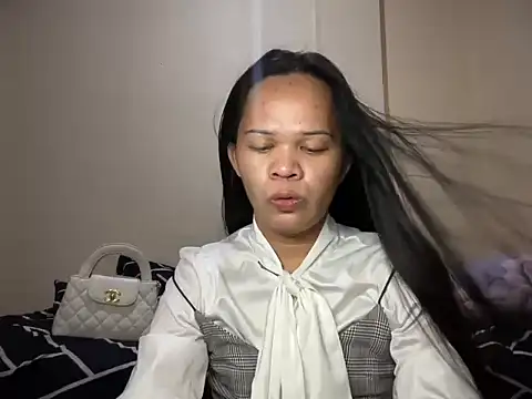 Snapshot of SophiaCourthaway chatting on 06/26/26, 01:48 SophiaCourthaway online show from 06/26/26, 01:48