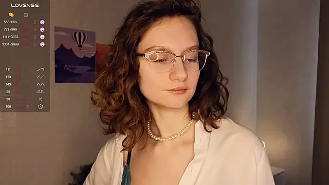 Leya Curly online show from 02/15/25, 10:00