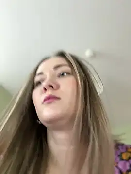 Snapshot of Kiss_My_Body chatting on 02/14/25, 02:23 Kiss My Body online show from 02/14/25, 02:23