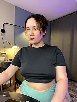 Snapshot of Kiss_My_Body chatting on 09/30/25, 06:46 Kiss My Body online show from 09/30/25, 06:46