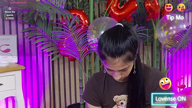 Snapshot of KeylaBlair chatting on 02/05/25, 07:20 KeylaBlair online show from 02/05/25, 07:20