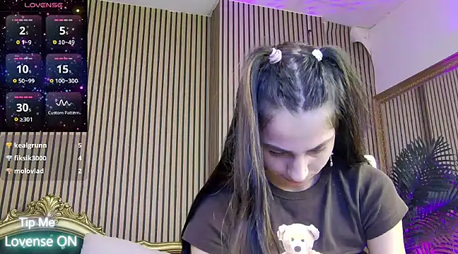 Snapshot of KeylaBlair chatting on 03/11/25, 04:40 KeylaBlair online show from 03/11/25, 04:40