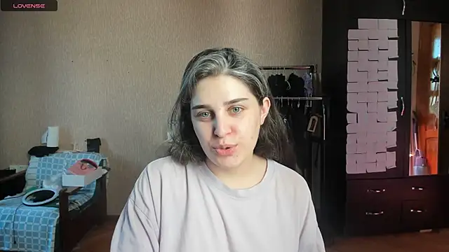 Snapshot of _Roselina_ chatting on 07/02/26, 01:50 Roselina online show from 07/02/26, 01:50