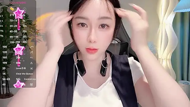 Snapshot of Alano-01 chatting on 06/06/26, 09:25 Alano-01 online show from 06/06/26, 09:25