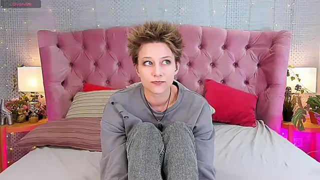 via mayer  online show from 03/10/25, 03:23