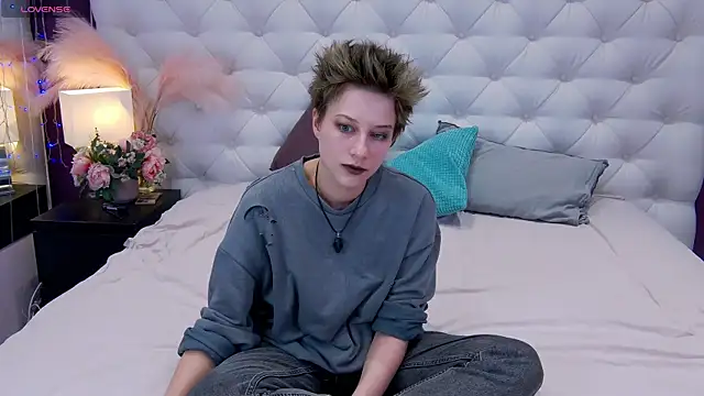 via mayer  online show from 03/11/25, 01:45