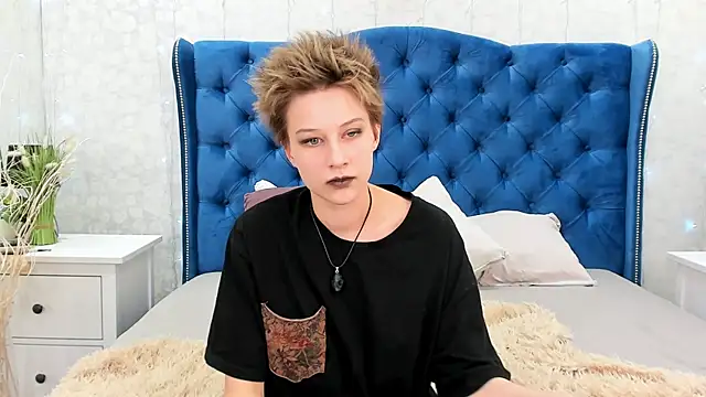 via mayer  online show from 03/14/25, 11:32