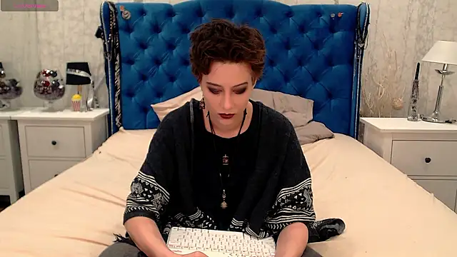 via mayer  online show from 02/12/26, 09:43