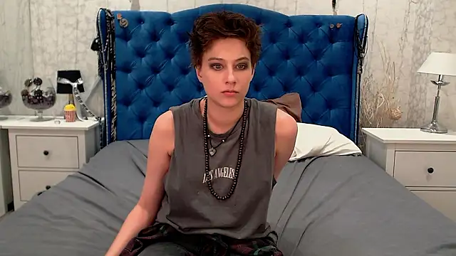 via mayer  online show from 02/26/26, 05:56