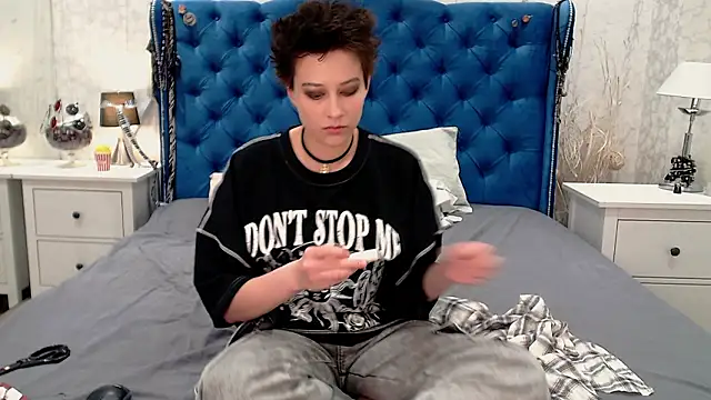 via mayer  online show from 03/03/26, 08:48