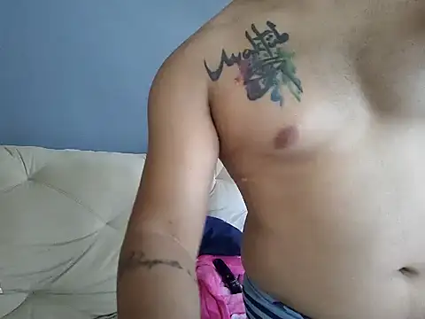 Snapshot of casallmer chatting on 01/13/25, 07:21 casallmer online show from 01/13/25, 07:21