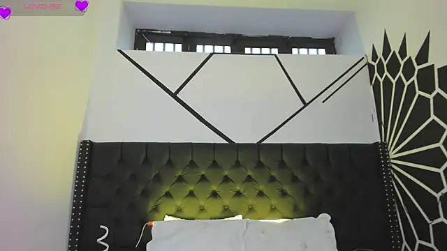 EthaanCox online show from 09/21/25, 08:32