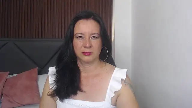 emmily taylor  online show from 02/01/25, 07:02