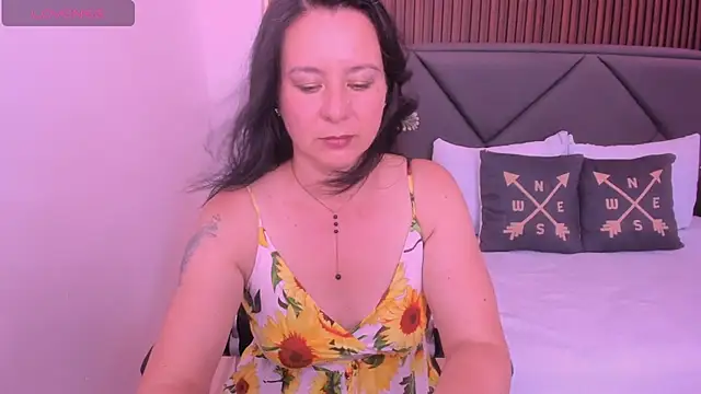 emmily taylor  online show from 03/10/25, 07:07