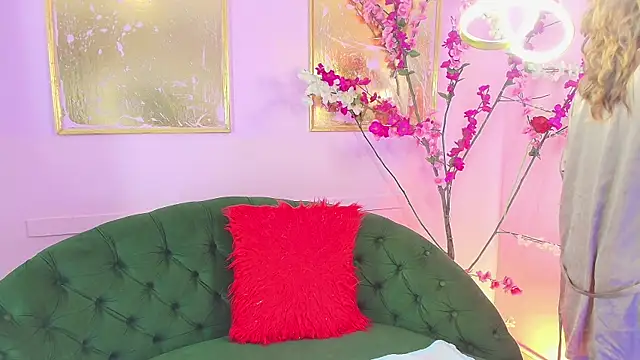 scarlette69 online show from 12/16/25, 07:41