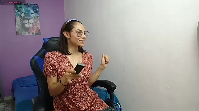 Snapshot of alana_lara chatting on 02/11/26, 06:57 alana lara online show from 02/11/26, 06:57