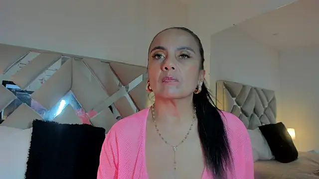 raquell moore online show from 03/22/25, 07:09