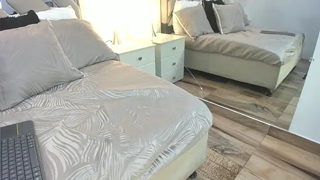 raquell moore online show from 02/16/26, 12:23