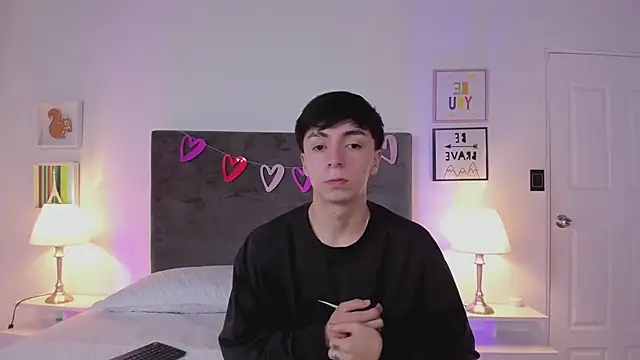 ethan and ava online show from 02/26/25, 01:30