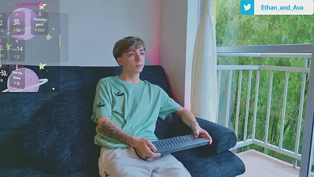 ethan and ava online show from 10/26/25, 01:06