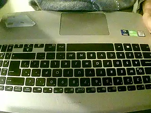 Snapshot of VittoriaTaylor chatting on 10/21/25, 04:57 VittoriaTaylor online show from 10/21/25, 04:57