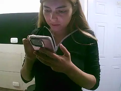 Snapshot of VittoriaTaylor chatting on 11/10/25, 01:59 VittoriaTaylor online show from 11/10/25, 01:59