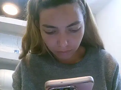 Snapshot of VittoriaTaylor chatting on 02/12/26, 12:44 VittoriaTaylor online show from 02/12/26, 12:44