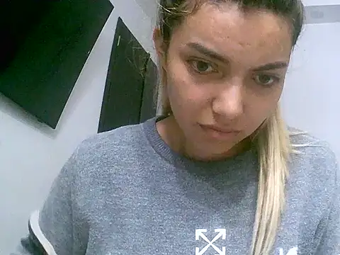 Snapshot of VittoriaTaylor chatting on 02/15/26, 11:56 VittoriaTaylor online show from 02/15/26, 11:56