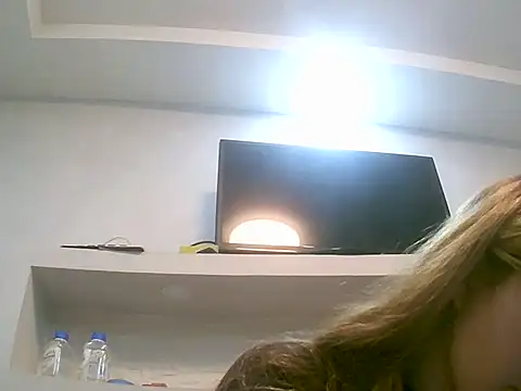 Snapshot of VittoriaTaylor chatting on 02/18/26, 12:56 VittoriaTaylor online show from 02/18/26, 12:56