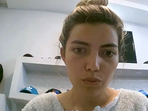 VittoriaTaylor online show from 06/03/26, 11:10