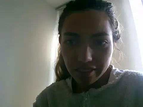 VittoriaTaylor online show from 06/29/26, 09:15